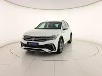 Usata VW Tiguan R-line 150 CV (110 kW) 2021 Pure white SUV