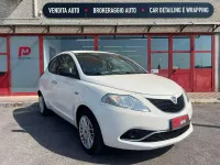 Usata Lancia Ypsilon Gold 69 CV (50 kW) 2017 Bianco Utilitaria