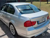 Usata BMW 318 143 CV (105 kW) 2010 Grigio Berlina