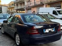 Usata Mercedes C220 143 CV (105 kW) 2001 Blu Berlina