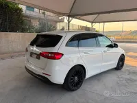Usata Mercedes B180 116 CV (85 kW) 2020 Bianco Utilitaria