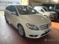 Usata Mercedes B180 Executive 122 CV (89 kW) 2012 Bianco Utilitaria