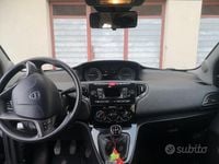 Usata Lancia Ypsilon 60 CV (44 kW) 2019 Blu Utilitaria