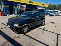 Usata Opel Corsa 56 CV (41 kW) 1998 Nero Berlina