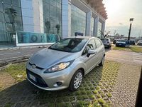 Usata Ford Fiesta 97 CV (71 kW) 2009 Grigio Utilitaria