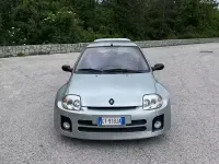 Usata Renault Clio 230 CV (169 kW) 2001 Grigio Monovolume