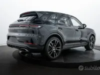 Nuova Porsche Cayenne 353 CV (259 kW) 2026 Nero SUV