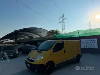 Usata Opel Vivaro 116 CV (85 kW) 2015 Giallo Monovolume