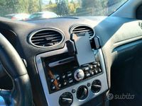 Usata Ford Focus 90 CV (66 kW) 2006 Grigio Station wagon