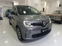 Usata Renault Twingo Techno 30 kW (42 CV) 2023 Grigio Utilitaria