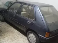 Usata Peugeot 205 60 CV (44 kW) 1984 Blu Utilitaria