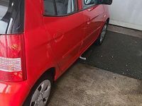 Begagnad Kia Picanto EX 65 HK (47 kW) 2006 Röd Halvkombi