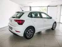 Usata VW Polo Life 80 CV (58 kW) 2023 Pure white Utilitaria