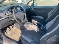 Usata Peugeot 207 70 CV (51 kW) 2008 Nero Utilitaria