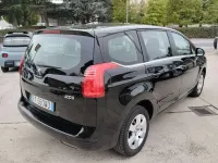 Usata Peugeot 5008 Active 114 CV (83 kW) 2015 Nero Monovolume