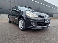 Usata Renault Clio II LE 101 CV (74 kW) 2008 Nero Berlina