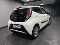 Usata Toyota Aygo X-clusiv 69 CV (50 kW) 2016 Bianco Utilitaria