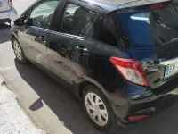 Usata Toyota Yaris 69 CV (50 kW) 2012 Nero Utilitaria