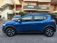 Usata Dacia Sandero Expression 101 CV (74 kW) 2023 Bluazzurro Utilitaria