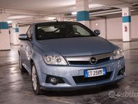 Usata Opel Tigra Edition 90 CV (66 kW) 2005 Blu Cabrio