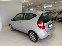 Usata Mercedes A160 Elegance 95 CV (69 kW) 2010 Grigio Coupé
