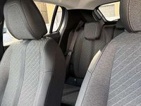 Usata Peugeot 208 Allure 101 CV (74 kW) 2025 Grigio Utilitaria