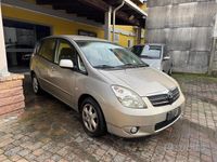 Usata Toyota Corolla Verso 90 CV (66 kW) 2003 Grigio Monovolume