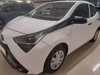 Usata Toyota Aygo Cool 72 CV (52 kW) 2021 Bianco gelato pastello extra Utilitaria