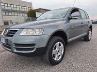 Begagnad VW Touareg Exclusive 174 HK (127 kW) 2006 Grå SUV