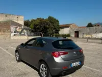 Usata Alfa Romeo Giulietta 105 CV (77 kW) 2013 Bluazzurro Utilitaria