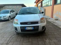 Usata Ford Fusion 80 CV (58 kW) 2004 Grigio Utilitaria
