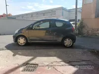 Usata Toyota Aygo 68 CV (50 kW) 2007 Grigio Utilitaria