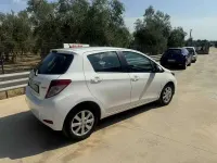 Usata Toyota Yaris Active 69 CV (50 kW) 2012 Bianco Utilitaria