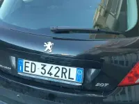 Usata Peugeot 207 68 CV (50 kW) 2011 Nero Berlina
