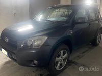 usata Toyota RAV4 gancio traino 4x4 PERFETTA 136 cv