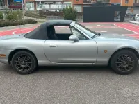Usata Mazda MX5 110 CV (80 kW) 1998 Grigio Cabrio
