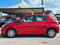Usata Toyota Yaris Active 90 CV (66 kW) 2014 Rosso Utilitaria