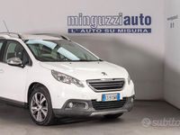 Usata Peugeot 205 92 CV (67 kW) 2014 Bianco SUV