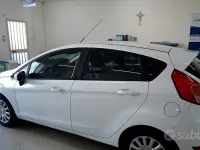 Usata Ford Fiesta 75 CV (55 kW) 2015 Bianco Utilitaria