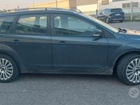 Usata Ford Focus 90 CV (66 kW) 2008 Grigio Station wagon