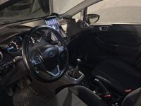 Usata Ford Fiesta 95 CV (69 kW) 2016 Grigio Utilitaria