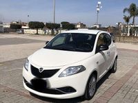 Usata Lancia Ypsilon Gold 69 CV (50 kW) 2017 Bianco Utilitaria