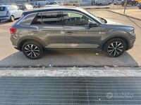 Usata VW T-Roc 116 CV (85 kW) 2019 Grigio SUV