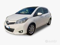 Usata Toyota Yaris 90 CV (66 kW) 2013 Bianco Utilitaria