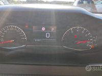 Usata Peugeot 2008 Allure 131 CV (96 kW) 2021 Arancione SUV