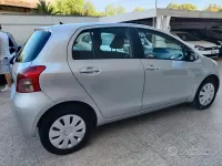 Usata Toyota Yaris Sol 69 CV (50 kW) 2007 Grigio Utilitaria