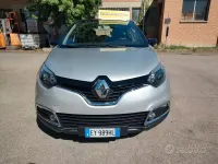 Usata Renault Captur 90 CV (66 kW) 2015 Grigio SUV
