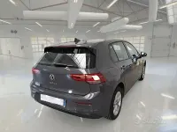 Usata VW Golf VIII Life 115 CV (84 kW) 2022 Grigio Berlina