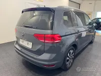 Usata VW Touran Style 122 CV (89 kW) 2022 Grigio Monovolume