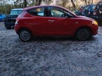 Usata Lancia Ypsilon 69 CV (50 kW) 2015 Rosso Utilitaria